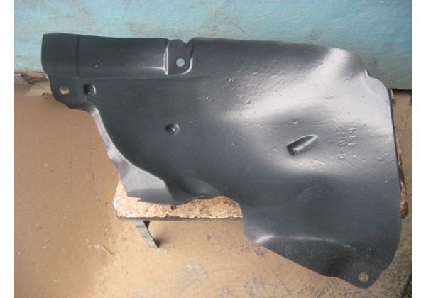 Підкрилок передній правий, передня частина Renault Clio III, 8200289937